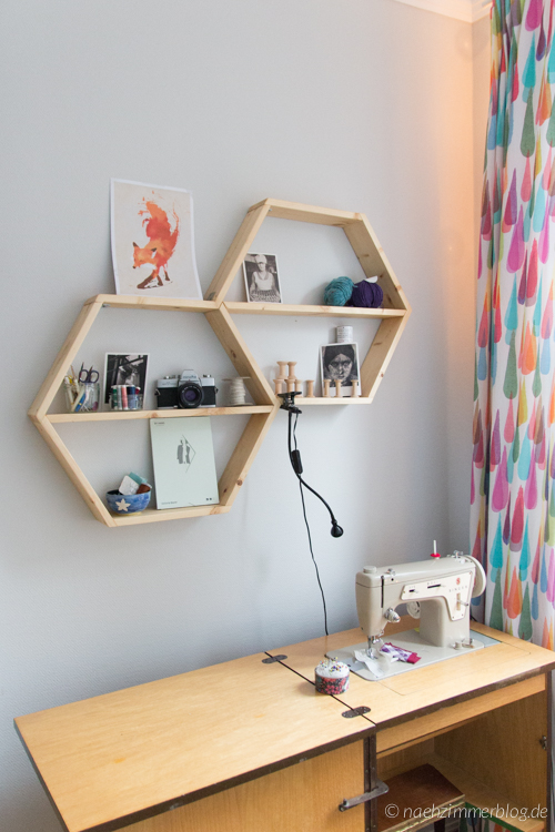 Handmade Honeycomb Shelves in my Sewing Room | naehzimmerblog.de