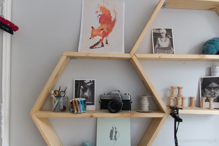 Closeup of the Handmade Honeycomb Shelves in my Sewing Room | naehzimmerblog.de